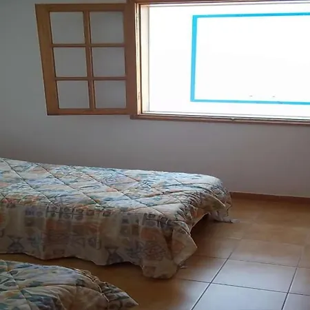 Appartement Sleeps 2 Wifi Orzola
